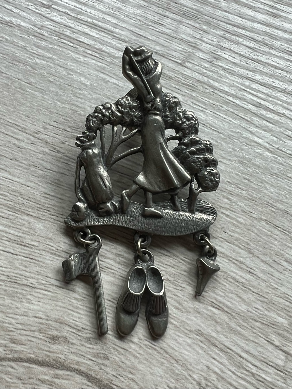 VTG Lady Golfer L.C.D. Lindsey Claire Pewter Lapel Pin Dangling Flag Tee  Shoes